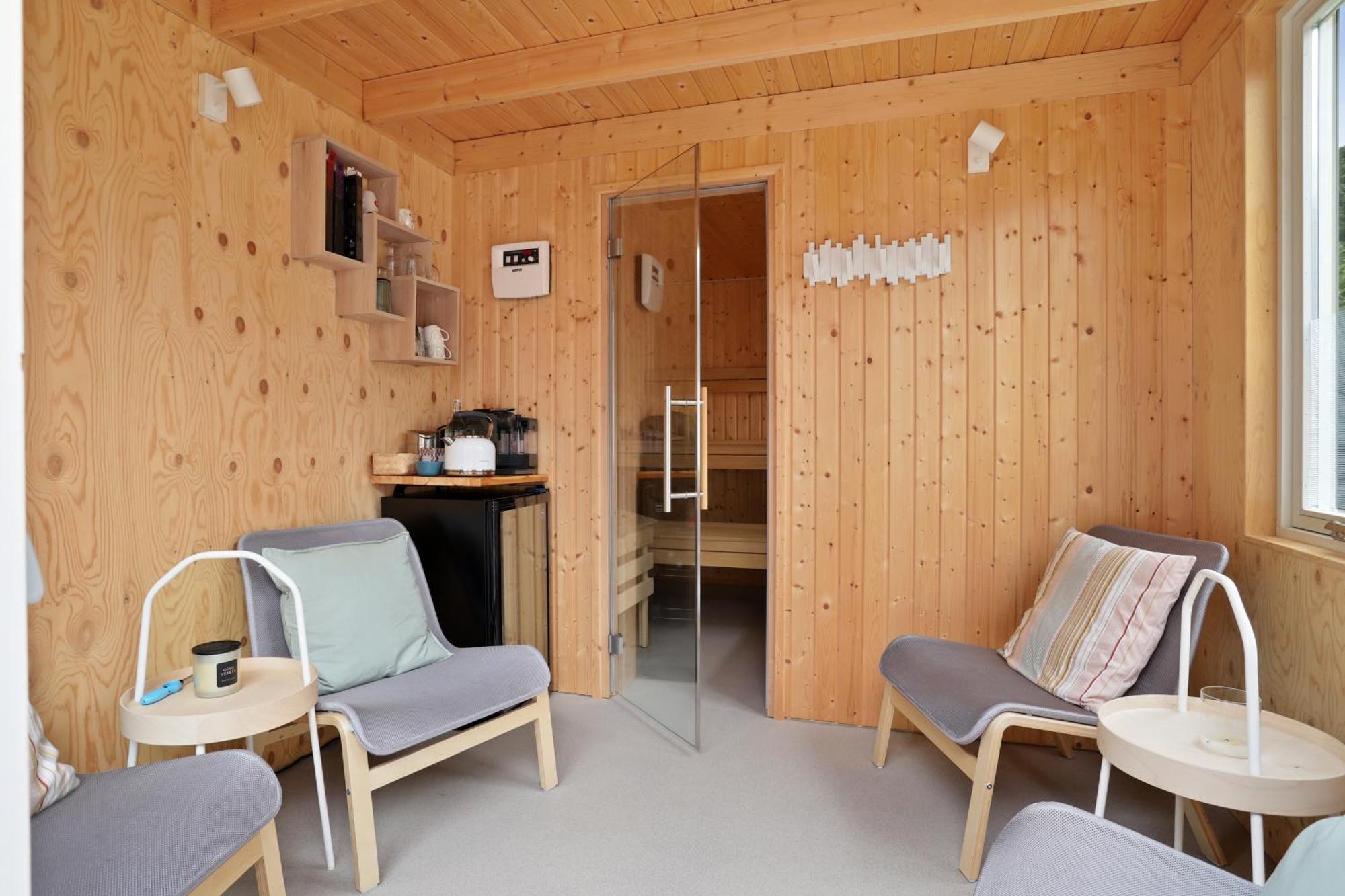 B&B - Sauna D'Olle Pastorie Vierhuizen Buitenkant foto