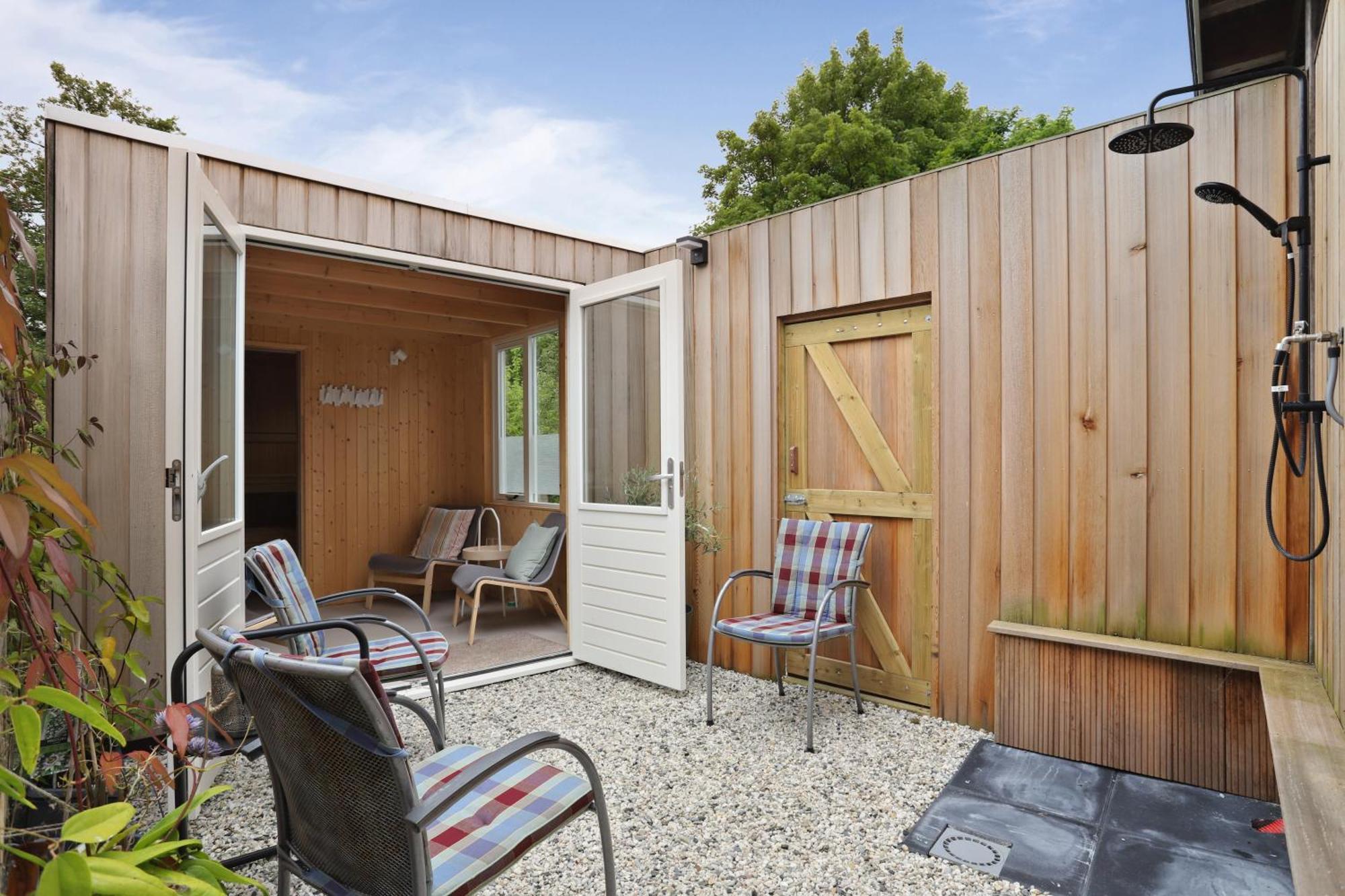 B&B - Sauna D'Olle Pastorie Vierhuizen Buitenkant foto